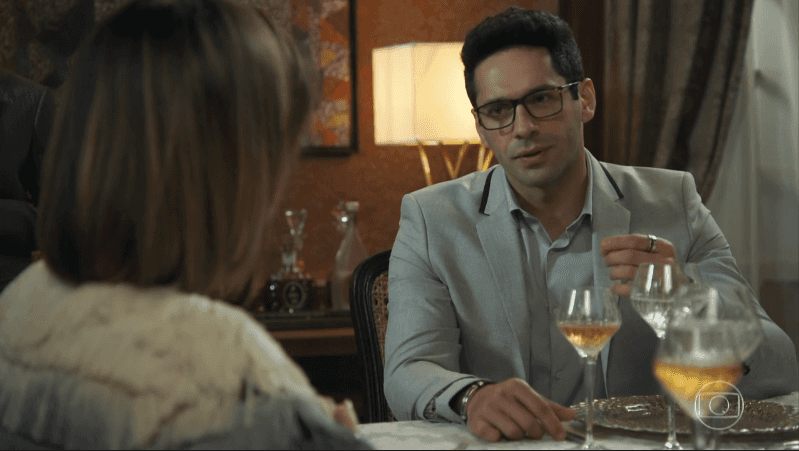 Lúcio (João Baldasserini) e Betina (Cleo Pires) em O Tempo Não Para (Foto: Reprodução/Globo) Lúcio (João Baldasserini) e Betina (Cleo Pires) em O Tempo Não Para (Foto: Reprodução/Globo)