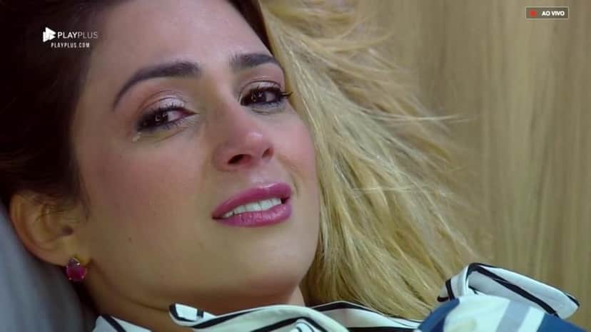 Nadja chorou bastante com acusações na formação de roça ao vivo da Fazenda na Record Nadja chorou bastante com acusações na formação de roça ao vivo da Fazenda na Record