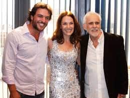 Francisco Cuoco, Carolina Ferraz e Rodrigo Lombardi em O Astro, 2011 Francisco Cuoco, Carolina Ferraz e Rodrigo Lombardi em O Astro, 2011