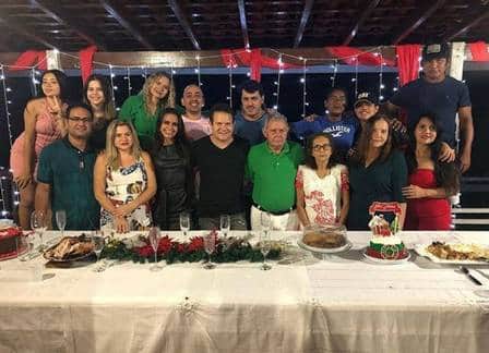Ximbinha passou o Natal com amigos (Foto: Reprodução) Ximbinha passou o Natal com amigos (Foto: Reprodução)