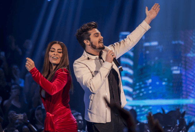 Luan Santana e Juliana Paes no palco do Caldeirão de Ouro (Foto: Divulgação) Luan Santana e Juliana Paes no palco do Caldeirão de Ouro (Foto: Divulgação)