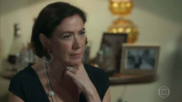Valentina (Lília Cabral) em O Sétimo Guardião (Foto: Reprodução/Globo) Valentina (Lília Cabral) em O Sétimo Guardião (Foto: Reprodução/Globo)