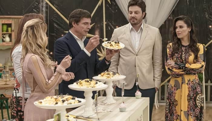 Beca Milano, Danielle Dahoui, Olivier Anquier, Danilo Gentili e Nadja Haddad no Bake Off (Foto: Victor Silva/SBT) Beca Milano, Danielle Dahoui, Olivier Anquier, Danilo Gentili e Nadja Haddad no Bake Off (Foto: Victor Silva/SBT)