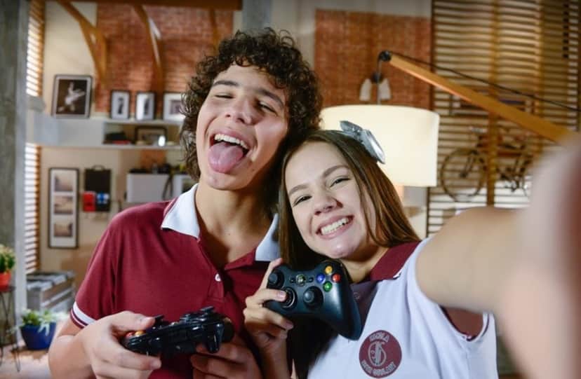 João e Filipa estão cada vez mais próximos em As Aventuras de Poliana do SBT João e Filipa estão cada vez mais próximos em As Aventuras de Poliana do SBT
