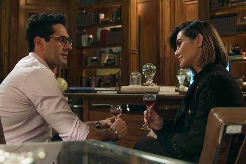 Lúcio e Betina em cena da novela O Tempo Não Para (Foto: Reprodução) Lúcio e Betina em cena da novela O Tempo Não Para (Foto: Reprodução)