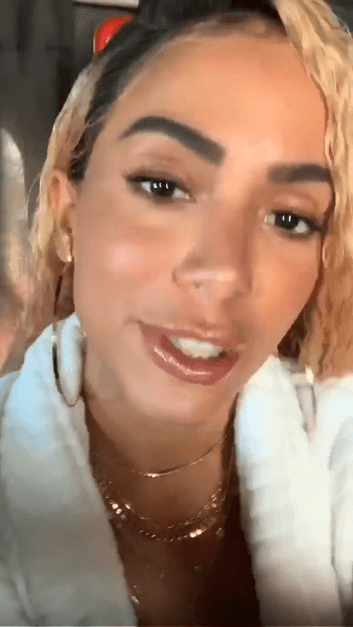 Anitta desabafa com seu novo visual (Foto: Reprodução/Instagram Stories) Anitta desabafa com seu novo visual (Foto: Reprodução/Instagram Stories)