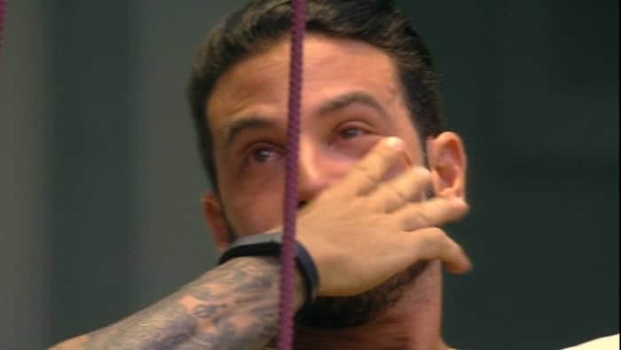 Gustavo chora no BBB19 (Foto: Reprodução/Globo) Gustavo chora no BBB19 (Foto: Reprodução/Globo)