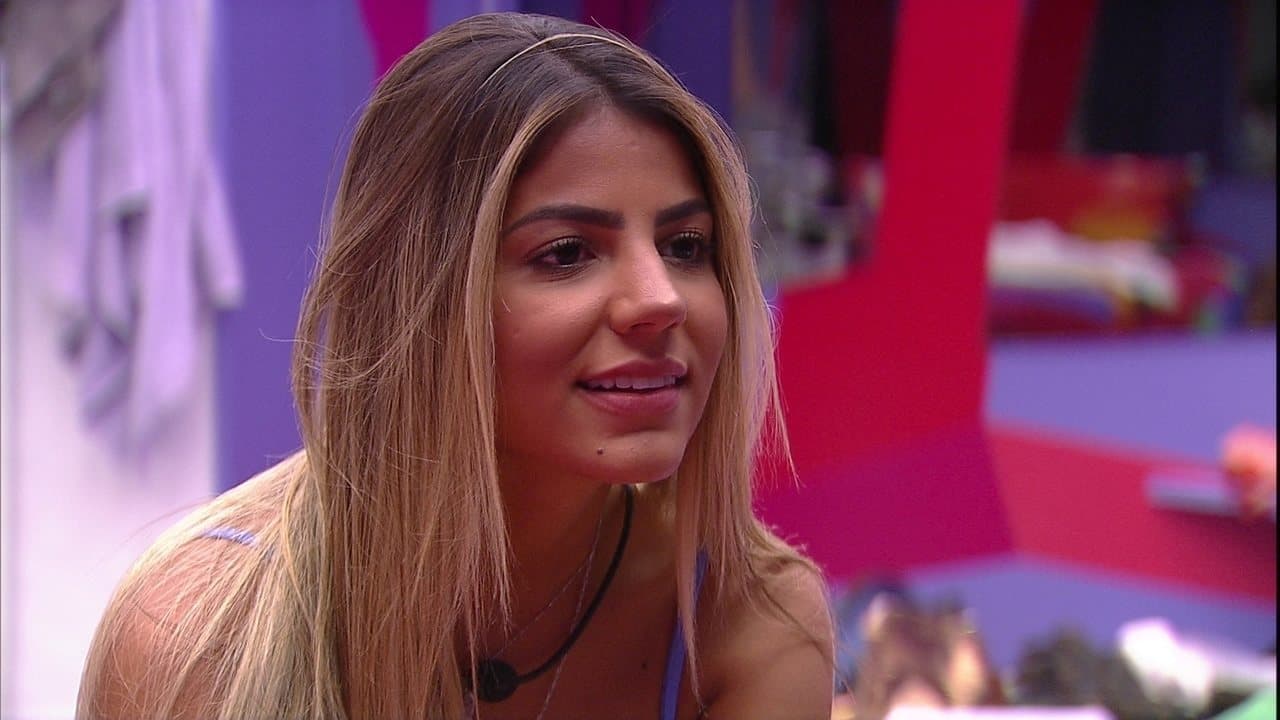 Hariany revela que já foi cantada por homem casado (Foto: GloboPlay) Hariany revela que já foi cantada por homem casado (Foto: GloboPlay)