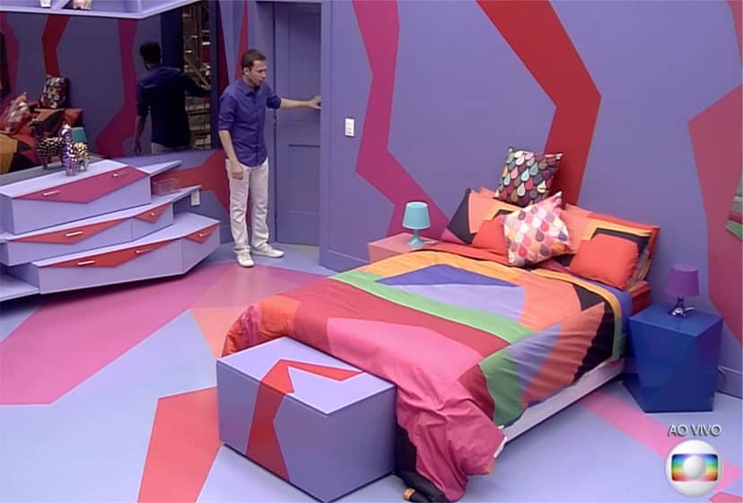 Quarto colorido na casa do BBB Quarto colorido na casa do BBB