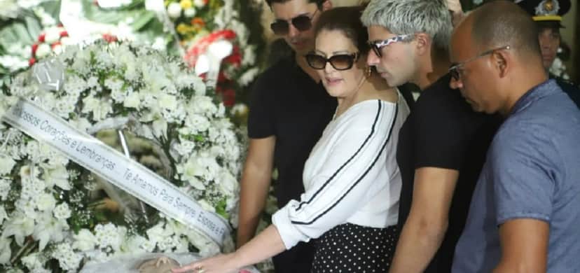 Sonia Lima se despede de Wagner Montes (Foto: Divulgação) Sonia Lima se despede de Wagner Montes (Foto: Divulgação)