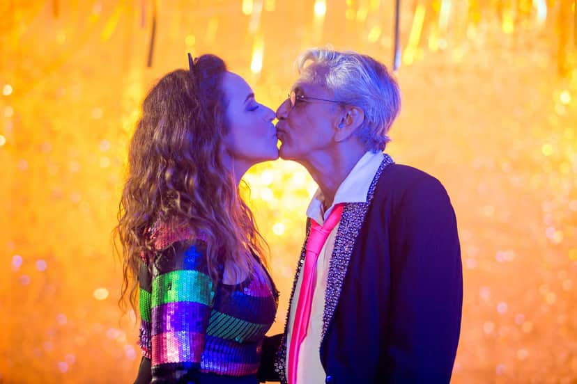 Em novo clipe, Daniela Mercury e Caetano Veloso criticam Bolsonaro e Ministra Damares. (Foto: Reprodução) Em novo clipe, Daniela Mercury e Caetano Veloso criticam Bolsonaro e Ministra Damares. (Foto: Reprodução)