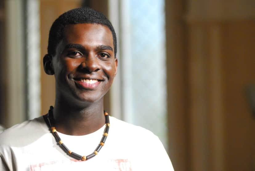 O ator Izak Dahora viveu o Saci no Sítio do Picapau Amarelo (Foto: Thiago Prado Neri/Globo) O ator Izak Dahora viveu o Saci no Sítio do Picapau Amarelo (Foto: Thiago Prado Neri/Globo)