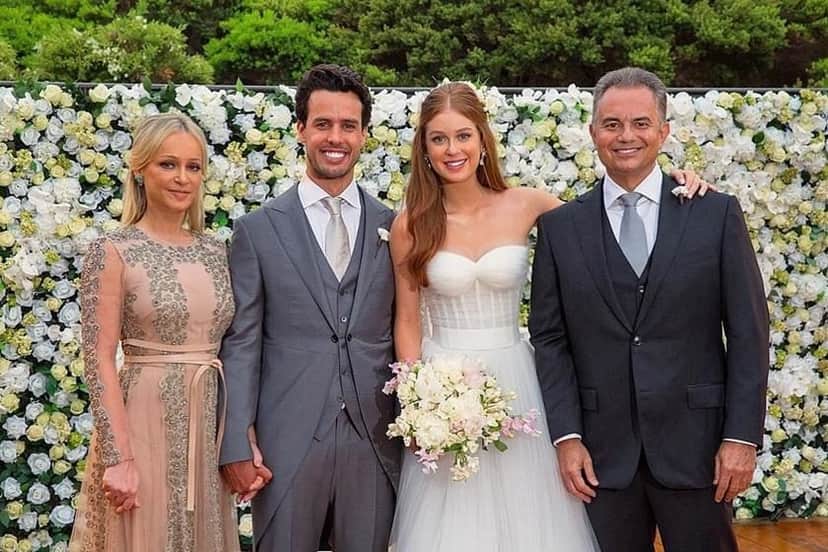 Marina Ruy Barbosa ao lado dos pais e do marido, Xandinho Negrão (Foto: Reprodução) Marina Ruy Barbosa ao lado dos pais e do marido, Xandinho Negrão (Foto: Reprodução)