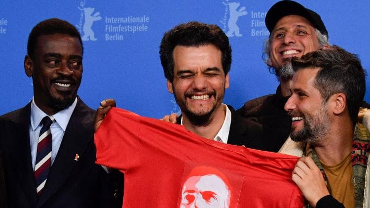 Seu Jorge, Wagner Moura e Bruno Gagliasso promovem "Marighella" no Festival de Berlim (Foto: Reprodução) Seu Jorge, Wagner Moura e Bruno Gagliasso promovem "Marighella" no Festival de Berlim (Foto: Reprodução)