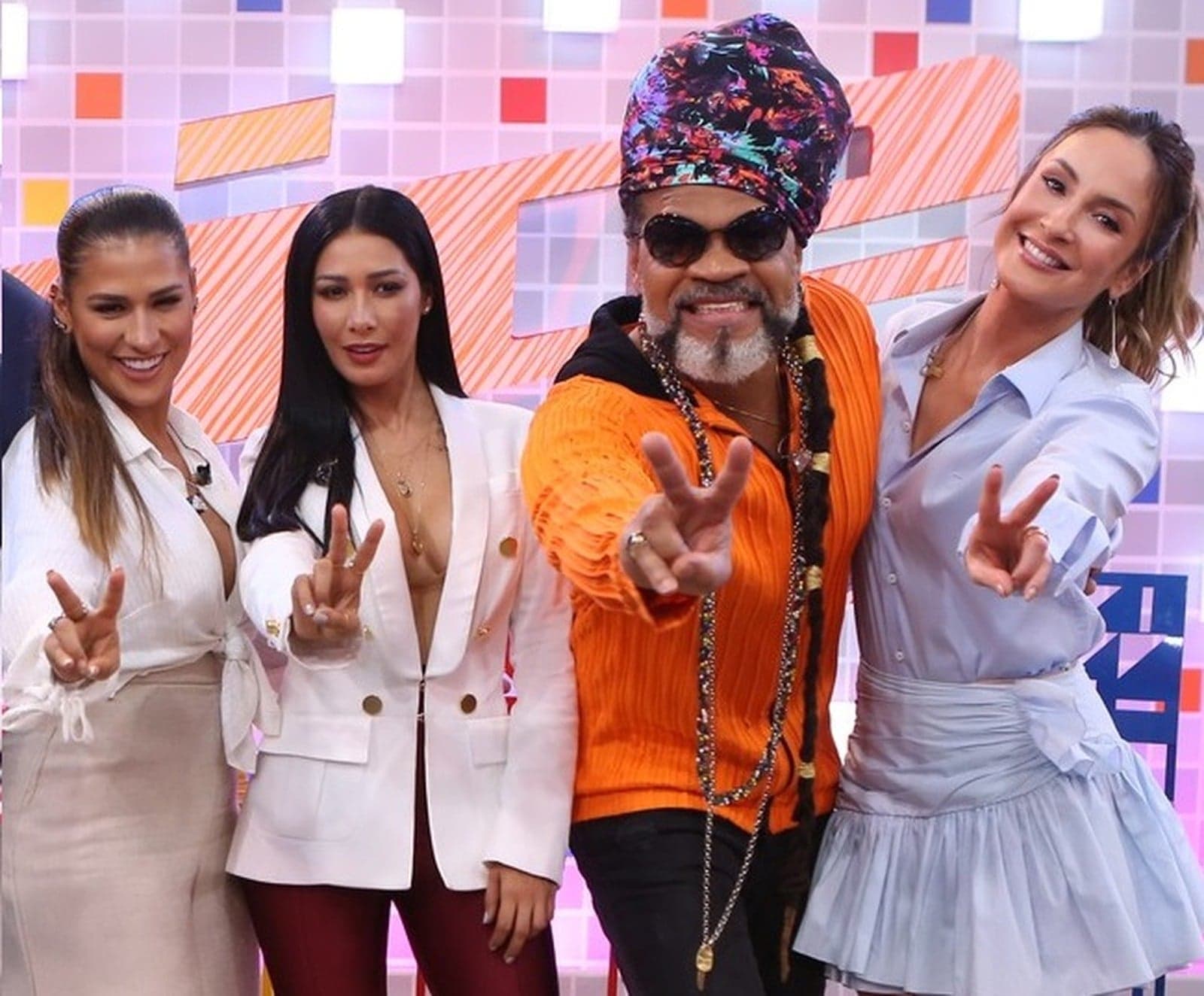 Simone e Simaria são rivais de Carlinhos Brown e Claudia Leitte no The Voice Kids (Foto: Isabella Pinheiro/Gshow) Simone e Simaria são rivais de Carlinhos Brown e Claudia Leitte no The Voice Kids (Foto: Isabella Pinheiro/Gshow)