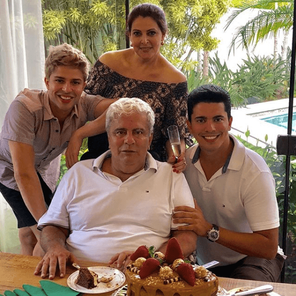 Sonia Lima rebate críticas por ter viajado após morte do marido Sonia Lima rebate críticas por ter viajado após morte do marido