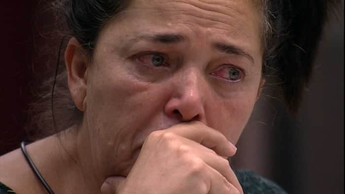 Tereza chora sozinha no BBB19 (Foto: Reprodução/Globo) Tereza chora sozinha no BBB19 (Foto: Reprodução/Globo)