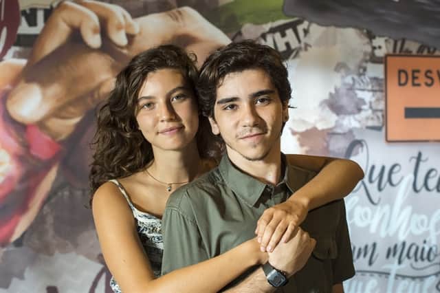 Rita (Alanis Guillen) e o amigo Tadeu (João Fernandes) em Malhação: Toda Forma de Amar (Foto: Globo/Estevam Avellar) Rita (Alanis Guillen) e o amigo Tadeu (João Fernandes) em Malhação: Toda Forma de Amar (Foto: Globo/Estevam Avellar)