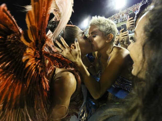 Juliana Paes e Deborah Secco (Foto: Wallace Barbosa/AgNews) Juliana Paes e Deborah Secco (Foto: Wallace Barbosa/AgNews)