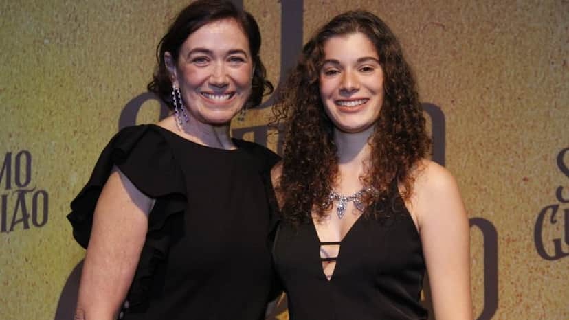 Giulia Bertolli e Lilia Cabral na estreia de O Sétimo Guardião Giulia Bertolli e Lilia Cabral na estreia de O Sétimo Guardião