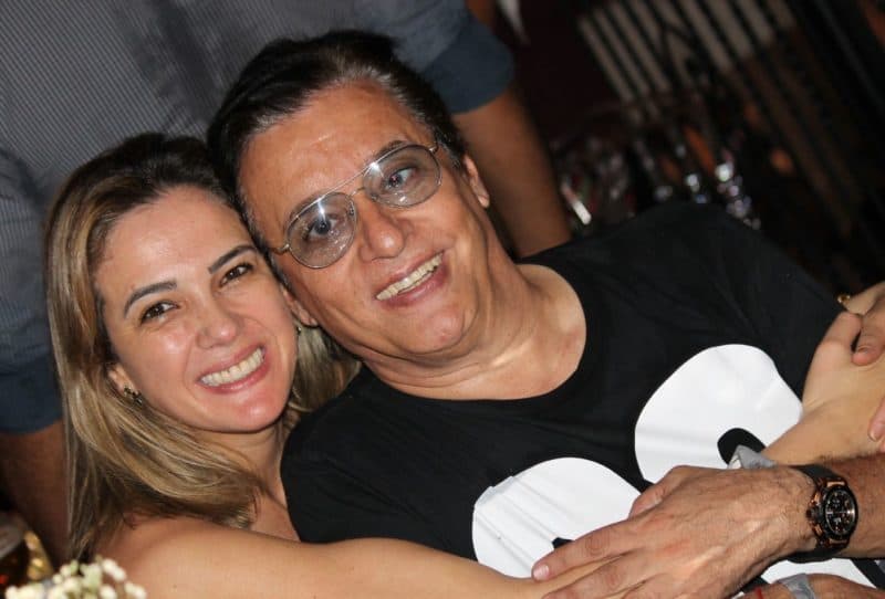 Cantor Nahim e a esposa Sandra Pandolfi Cantor Nahim e a esposa Sandra Pandolfi