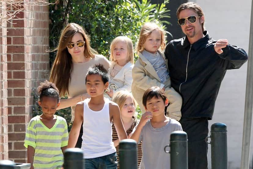 Brad Pitt Angelina Jolie e filhos (Foto: Reprodução) Brad Pitt Angelina Jolie e filhos (Foto: Reprodução)