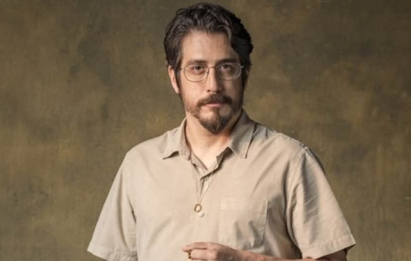 O médico Faruk é interpretado por Eduardo Mossri em Órfãos da Terra (Foto: Paulo Belote/TV Globo) O médico Faruk é interpretado por Eduardo Mossri em Órfãos da Terra (Foto: Paulo Belote/TV Globo)