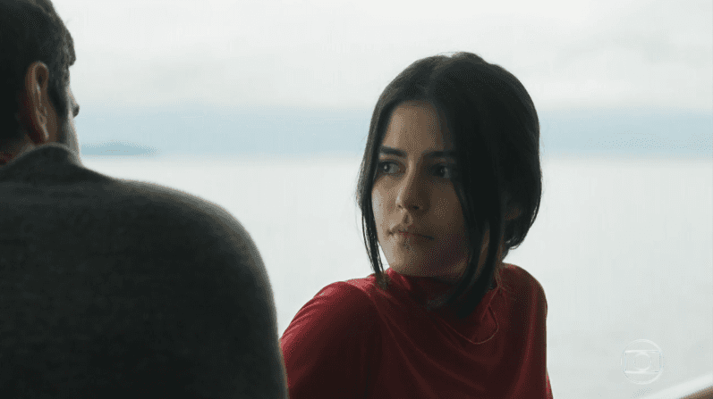 Laila (Julia Dalavia) em cena de Órfãos da Terra (Foto: Reprodução/Globo) Laila (Julia Dalavia) em cena de Órfãos da Terra (Foto: Reprodução/Globo)