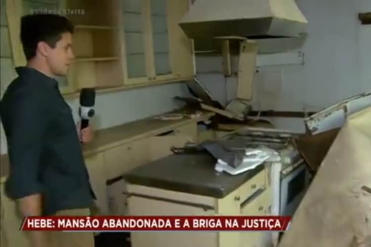 Mansão da artista é destruída e fotos são chocantes /Reprodução Record Mansão da artista é destruída e fotos são chocantes /Reprodução Record