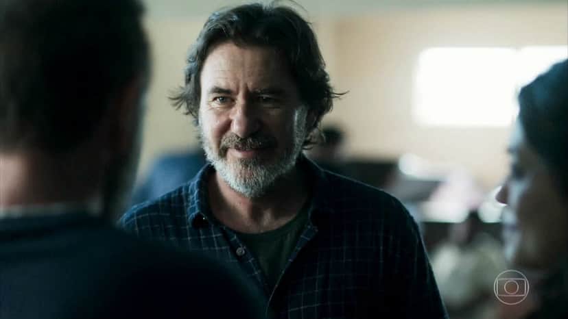Padre Zoran em Órfãos da Terra (Foto: Reprodução/ Globo) Padre Zoran em Órfãos da Terra (Foto: Reprodução/ Globo)