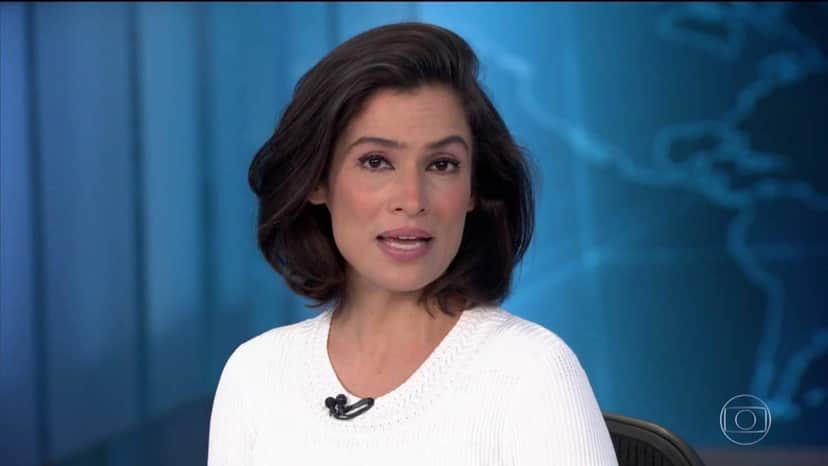 Renata Vasconcellos surgiu em uma foto polêmica nas redes sociais (Foto: Reprodução/Globo) Renata Vasconcellos surgiu em uma foto polêmica nas redes sociais (Foto: Reprodução/Globo)