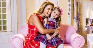 Lucero ao lado de Lorena Queiroz, protagonista de Carinha de Anjo. (Foto: Divulgação) Lucero ao lado de Lorena Queiroz, protagonista de Carinha de Anjo. (Foto: Divulgação)