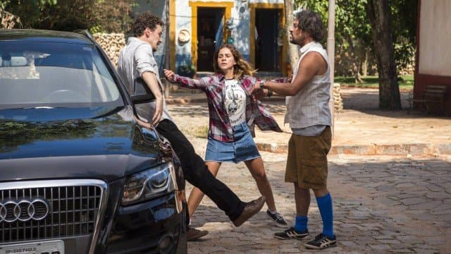 O Sétimo Guardião: Nicolau parte para cima da filha ao descobrir romance: 'Vagabunda'