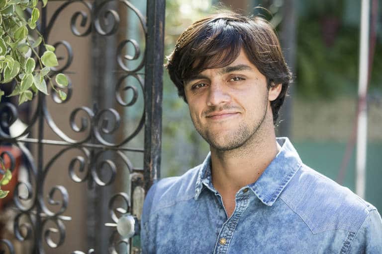 O ator Felipe Simas chorou com decisão da Globo (Foto: Divulgação( O ator Felipe Simas chorou com decisão da Globo (Foto: Divulgação(
