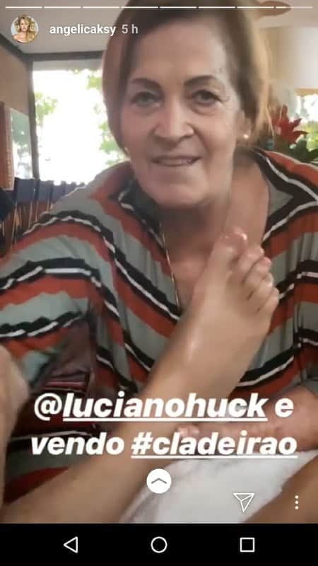 Luciano Huck ganhou massagem da sogra (Foto: Reprodução/Instagram) Luciano Huck ganhou massagem da sogra (Foto: Reprodução/Instagram)