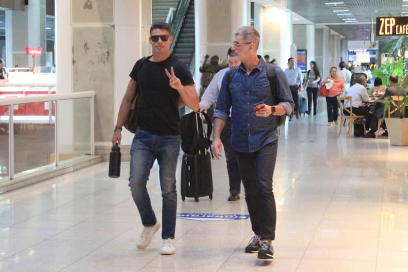 Cauã Reymond flagrado com o pai em aeroporto do Rio de Janeiro (Fabio Moreno / AgNews) Cauã Reymond flagrado com o pai em aeroporto do Rio de Janeiro (Fabio Moreno / AgNews)