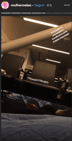 Funkeira Mulher Melão reclama, após ficar mais de 10 horas esperando avião Funkeira Mulher Melão reclama, após ficar mais de 10 horas esperando avião