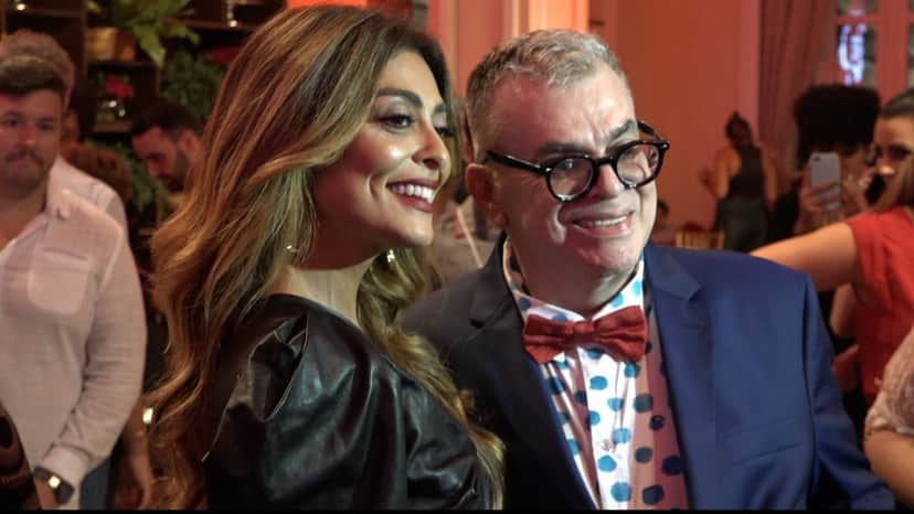 Walcyr Carrasco, autor de A Dona do Pedaço, com Juliana Paes, a intérprete de Maria da Paz, no lançamento da novela (Foto: Reprodução/Globo) Walcyr Carrasco, autor de A Dona do Pedaço, com Juliana Paes, a intérprete de Maria da Paz, no lançamento da novela (Foto: Reprodução/Globo)