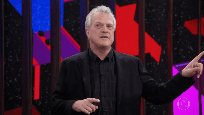 Pedro Bial em seu programa na Globo; apresentador gravará com Maisa no SBT (Foto: Reprodução/Globo) Pedro Bial em seu programa na Globo; apresentador gravará com Maisa no SBT (Foto: Reprodução/Globo)