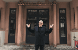 O autor Walcyr Carrasco na cidade cenográfica de A Dona do Pedaço (Foto: Reprodução/Instagram) O autor Walcyr Carrasco na cidade cenográfica de A Dona do Pedaço (Foto: Reprodução/Instagram)