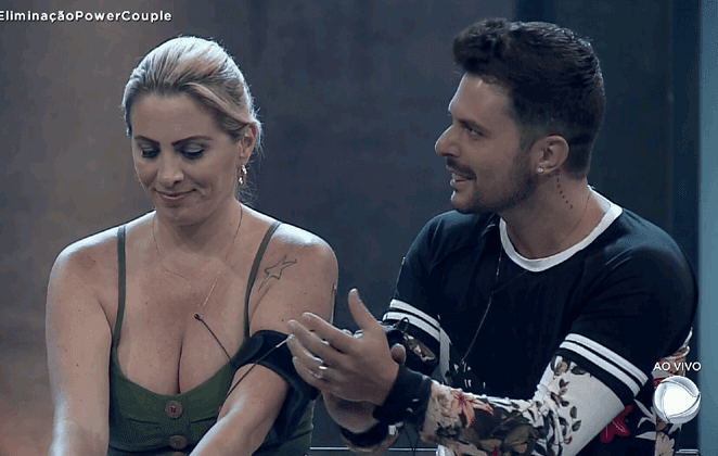 Antes de ser eliminada, Faby e seu marido protagonizaram um barraco no Power Couple em noite de eliminação (Foto: Reprodução) Antes de ser eliminada, Faby e seu marido protagonizaram um barraco no Power Couple em noite de eliminação (Foto: Reprodução)