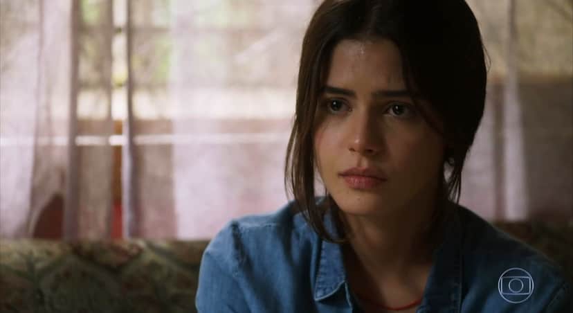 Julia Dalavia é a intérprete da mocinha Laila da novela da Globo Órfãos da Terra Julia Dalavia é a intérprete da mocinha Laila da novela da Globo Órfãos da Terra