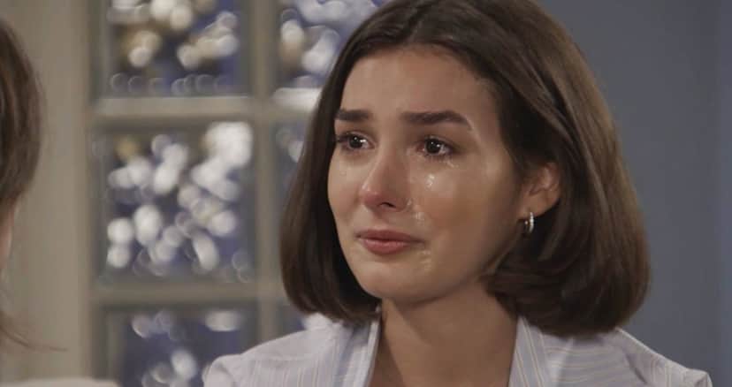 Larissa (Marina Moschen) ficará em situação delicada em Verão 90 Larissa (Marina Moschen) ficará em situação delicada em Verão 90