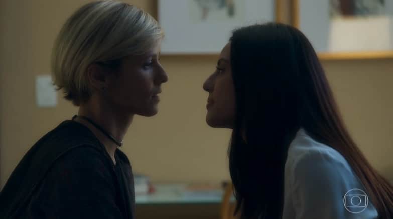 Louise (Fernanda de Freitas) e Laura (Yanna Lavigne) tiveram um caso inesperado na novela da Globo O Sétimo Guardião Louise (Fernanda de Freitas) e Laura (Yanna Lavigne) tiveram um caso inesperado na novela da Globo O Sétimo Guardião