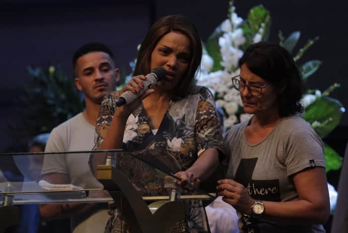 Velório do pastor Anderson do Carmo de Souza, marido da deputada federal e cantora gospel Velório do pastor Anderson do Carmo de Souza, marido da deputada federal e cantora gospel