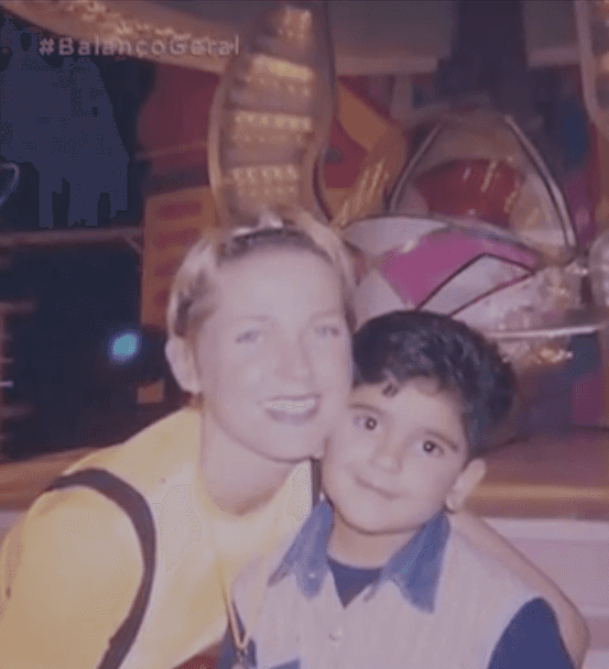 Kalil Taha com Xuxa, ele também participou de programas ao lado de Faustão e Moacyr Franco Foto: Reprodução Kalil Taha com Xuxa, ele também participou de programas ao lado de Faustão e Moacyr Franco Foto: Reprodução