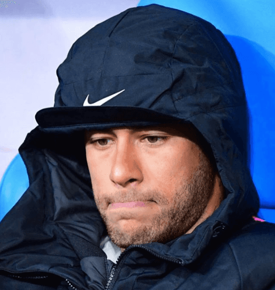 Neymar não se importa com imagem após acusação de estupro, dá em cima de mulher comprometida e o pior acontece Foto: Reprodução Neymar não se importa com imagem após acusação de estupro, dá em cima de mulher comprometida e o pior acontece Foto: Reprodução