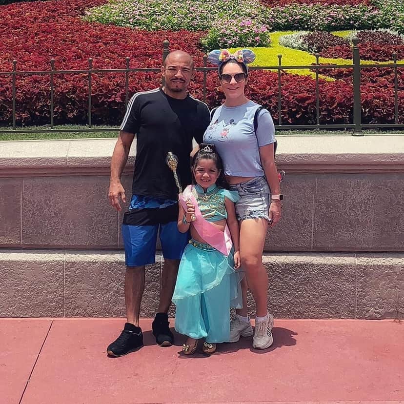 José Aldo, Joana e Vivianne Aldo nos Estados Unidos (Foto: Reprodução/Instagram) José Aldo, Joana e Vivianne Aldo nos Estados Unidos (Foto: Reprodução/Instagram)