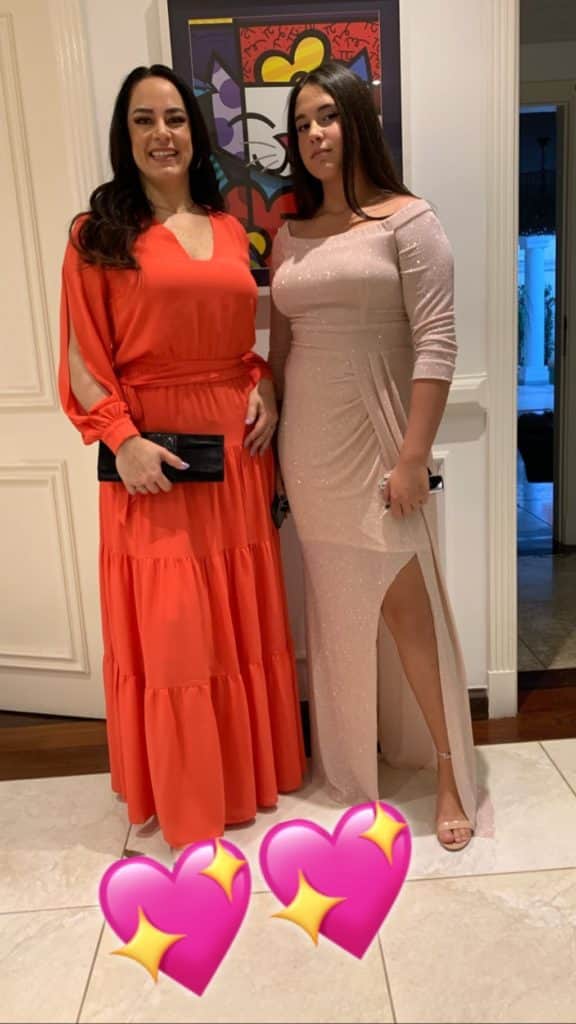 Silvia Abravanel e a filha, Amanda no casamento de Rebeca Abravanel e Amanda (Foto: Reprodução/Instagram) Silvia Abravanel e a filha, Amanda no casamento de Rebeca Abravanel e Amanda (Foto: Reprodução/Instagram)