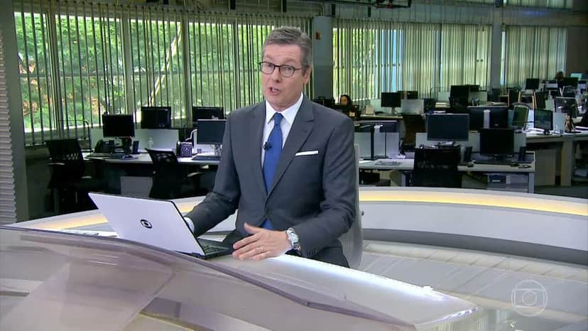 Márcio Gomes, da Globo, ficou inconformado com a relação dos brasileiros e o lixo produzido por eles mesmos (Foto: Reprodução/ Globo) Márcio Gomes, da Globo, ficou inconformado com a relação dos brasileiros e o lixo produzido por eles mesmos (Foto: Reprodução/ Globo)